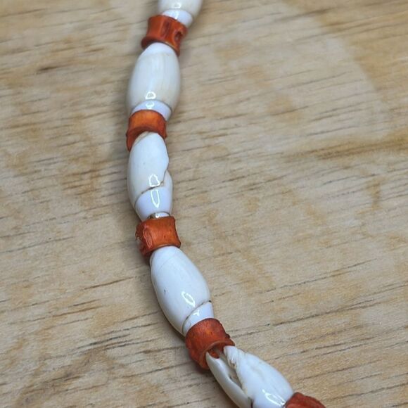 Long 30” alternating white shell and orange beaded layering necklace - Picture 3 of 4
